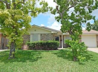 4913 Waterfall St, Corpus Christi, TX 78416