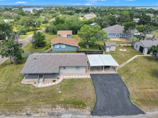 202 Southwood Dr, Granite Shls, TX 78654