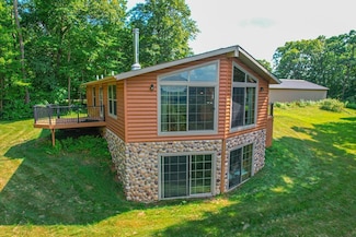 W9070 von Haden Rd, Elroy, WI 53929