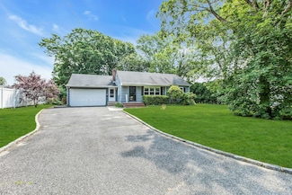 1357 N Windsor Ave, Bay Shore, NY 11706