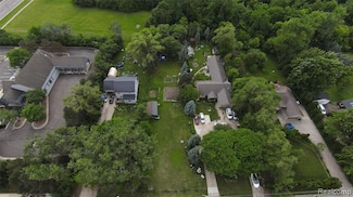 37183 Curwood Dr, Sterling Heights, MI 48310