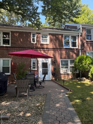 68 Hilltop Acres, Yonkers, NY 10704