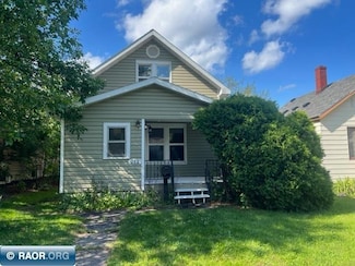 212 6th St NW, Chisholm, MN 55719