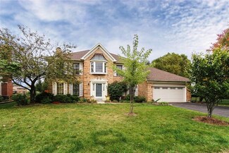 57 Venetian Way Cir, Wheaton, IL 60189