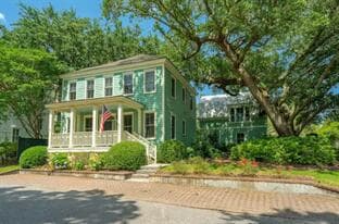 34 Eastlake Rd, Mount Pleasant, SC 29464