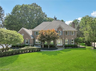 2520 Interlachen Ln, Westlake, OH 44145