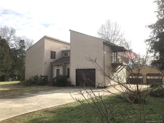 524 Gray Dr, Charlotte, NC 28213