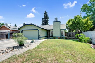 1012 N Steven Ave, Farmersville, CA 93223