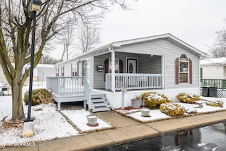 3 Kane Ln, Hazlet, NJ 07734