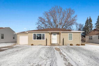 112 Seminole Ave, Bismarck, ND 58501