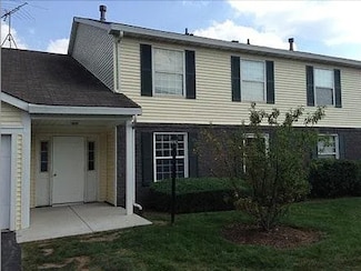 327 Newport Ln Unit A2, Bartlett, IL 60103