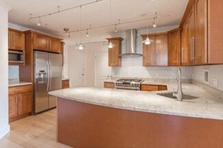 85 E India Row Unit 25G, Boston, MA 02110