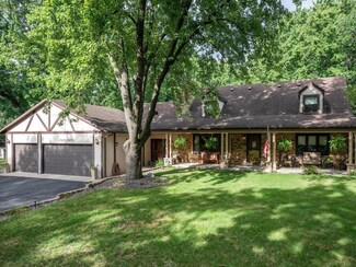 7500 Knollwood Dr, New Brighton, MN 55112