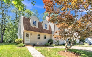 8 Tiffany Cir, Millbury, MA 01527