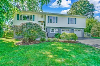 9 Jason Dr, Spring Lake, NJ 07762
