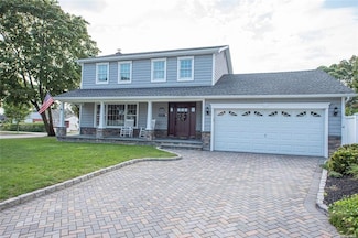 184 Dorothy Rd, West Islip, NY 11795