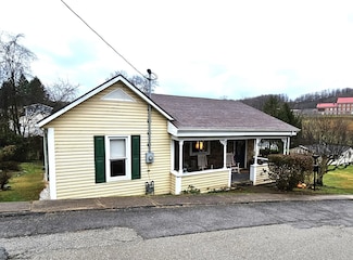6 Summit St, Salem, WV 26426