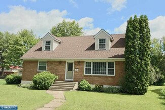 1121 12th St S, Virginia, MN 55792