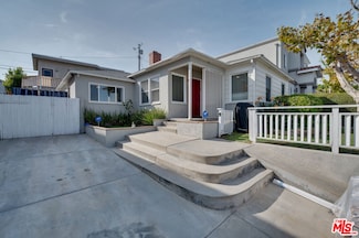 8305 Colegio Dr, Los Angeles, CA 90045