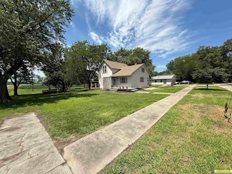 702 3rd St, Talmage, NE 68448