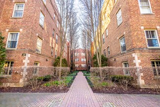 221 N Oak Park Ave Unit 1W, Oak Park, IL 60302