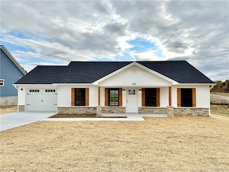 1229 Ironwood Pass Ave, Scottsburg, IN 47170