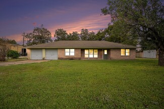 400 Bob Smith Rd, Baytown, TX 77521