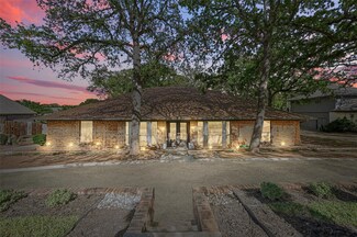2205 Adams Dr, Arlington, TX 76011