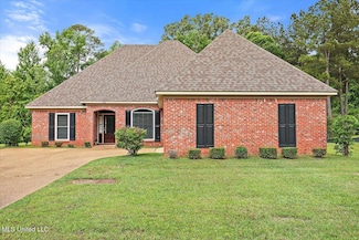 733 Forest Woods Dr, Byram, MS 39272