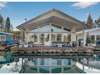 173 NE Bridgeton Rd Unit 14, Portland, OR 97211