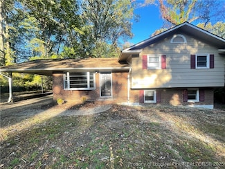 1025 N Hill Rd, Fayetteville, NC 28303