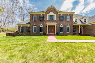 353 Great Bear Way Rd, East Stroudsburg, PA 18302