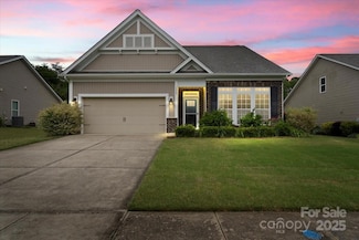 1409 Tupelo Rd, Lake Wylie, SC 29710