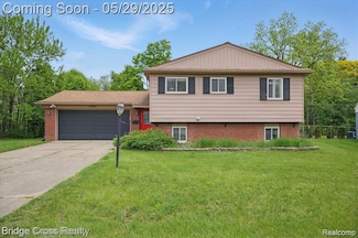 23850 Barfield St, Farmington Hills, MI 48336