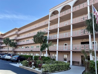 5521 80th St N Unit 306, Saint Petersburg, FL 33709