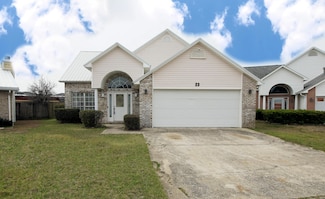 23 Ruby Cir, Mary Esther, FL 32569