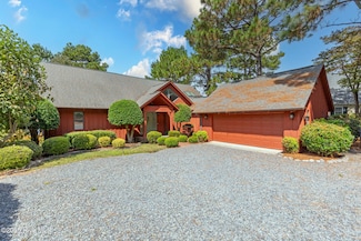 121 Lakeview Point, Seven Lakes, NC 27376