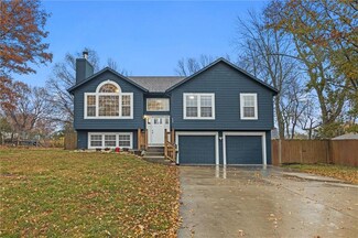 608 N Jefferson St, Spring Hill, KS 66083