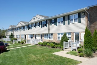 1355 Roanoke Ave Unit 12RA, Riverhead, NY 11901