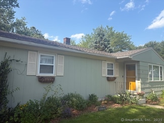 18 Sunset Ave, Ledyard, CT 06339