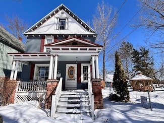 805 E Spruce St, Sault Sainte Marie, MI 49783