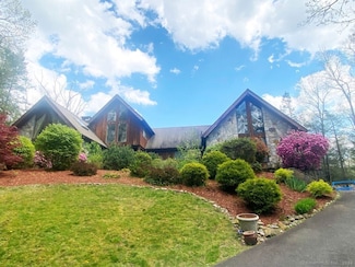 21 Holiday Point Rd, Sherman, CT 06784