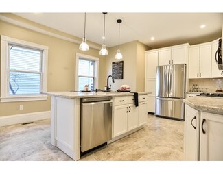 66 Kingsdale St, Dorchester Center, MA 02124