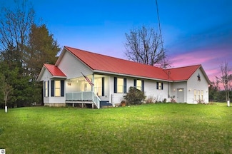 2426 E 48 1 2 Rd, Cadillac, MI 49601