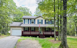 2149 Valley View Dr, Bushkill, PA 18324