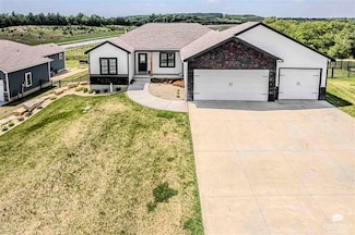 508 Ledgestone Ridge Ct, Manhattan, KS 66503