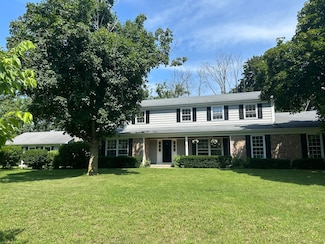 206 Warwick Rd, Lake Forest, IL 60045