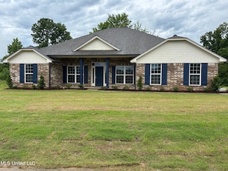 7695 Mary McCoy Dr, Horn Lake, MS 38637
