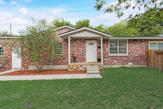 711 Broadway Ave, Euless, TX 76040