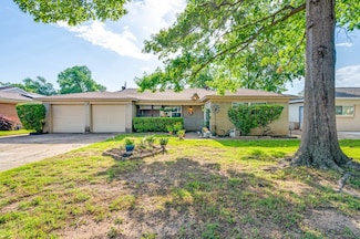 1224 Simpson Dr, Hurst, TX 76053